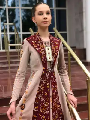 Türkmen fasonlar pombarh fasonlar Fasonlar 2025 fasonlar fason moda modalar Bezen bezen Türkmen fasonlar 2026 Türkmen fasonlar 2025 Türkmen fasonlar 2024 Türkmen fasonlar 2023 turkmenistan türkmenistan turkmen türkmen ashgabat  asgabat aşgabat balkan mary lebap dashoguz dasoguz daşoguz pombarh ponbarhat gulyupek gülýüpek stapel ştapel Gralan Çüýdeşen Abaýa Gadymy Krep Gurultaý 	Keteni Ýüpek Şifon Gipýur Lyon Welwet Atlas Kaşemir Streýç Suzana Ştapel Gülýüpek Pombarh Ýupka Gursakça Aksesuarlar Palto Penjek Okuw eşik Fata Sport eşik Uniforma Nakidka Öýme Şarf kompýuter ýaka ýaglyk Arenda köýnek 2nji el köýnek Taýyn köýnek Matalar Milli lybas milli lybaslar Toý köýnek Toý köýnekler toy koynek toy koynekler gundelik koynekler Gündelik	 
 köýnekler fata koynek Modern taze fason Eskiz koynektm turkmenkoynek türkmenkoynek fason moda moda fasonlar Iş eşik el iş	sada	ýakaly ýakasyz	keşdeli biserli	ýeňli giň nagyşly ýüregi açyk stoýka ýaka ýanly kombinasiýa 	zerli üsti aşak guşakly seçekli gysga ýeňli Modern keşdeli, nagyşly  Bežewyý, Goýy-gyzyl, Pudra, Sary