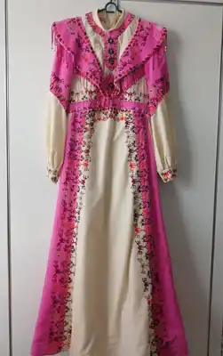 Türkmen fasonlar pombarh fasonlar Fasonlar 2025 fasonlar fason moda modalar Bezen bezen Türkmen fasonlar 2026 Türkmen fasonlar 2025 Türkmen fasonlar 2024 Türkmen fasonlar 2023 turkmenistan türkmenistan turkmen türkmen ashgabat  asgabat aşgabat balkan mary lebap dashoguz dasoguz daşoguz pombarh ponbarhat gulyupek gülýüpek stapel ştapel Gralan Çüýdeşen Abaýa Gadymy Krep Gurultaý 	Keteni Ýüpek Şifon Gipýur Lyon Welwet Atlas Kaşemir Streýç Suzana Ştapel Gülýüpek Pombarh Ýupka Gursakça Aksesuarlar Palto Penjek Okuw eşik Fata Sport eşik Uniforma Nakidka Öýme Şarf kompýuter ýaka ýaglyk Arenda köýnek 2nji el köýnek Taýyn köýnek Matalar Milli lybas milli lybaslar Toý köýnek Toý köýnekler toy koynek toy koynekler gundelik koynekler Gündelik	 
 köýnekler fata koynek Modern taze fason Eskiz koynektm turkmenkoynek türkmenkoynek fason moda moda fasonlar Iş eşik el iş	sada	ýakaly ýakasyz	keşdeli biserli	ýeňli giň nagyşly ýüregi açyk stoýka ýaka ýanly kombinasiýa 	zerli üsti aşak guşakly seçekli gysga ýeňli Tulky Toý köýnek el iş, keşdeli, ýakasyz, biserli, ýeňli, giň 17-25 Bežewyý, Gülgüne yaz, tomus, guyz 2nji el