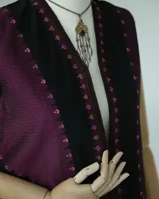 Türkmen fasonlar pombarh fasonlar Fasonlar 2025 fasonlar fason moda modalar Bezen bezen Türkmen fasonlar 2026 Türkmen fasonlar 2025 Türkmen fasonlar 2024 Türkmen fasonlar 2023 turkmenistan türkmenistan turkmen türkmen ashgabat  asgabat aşgabat balkan mary lebap dashoguz dasoguz daşoguz pombarh ponbarhat gulyupek gülýüpek stapel ştapel Gralan Çüýdeşen Abaýa Gadymy Krep Gurultaý 	Keteni Ýüpek Şifon Gipýur Lyon Welwet Atlas Kaşemir Streýç Suzana Ştapel Gülýüpek Pombarh Ýupka Gursakça Aksesuarlar Palto Penjek Okuw eşik Fata Sport eşik Uniforma Nakidka Öýme Şarf kompýuter ýaka ýaglyk Arenda köýnek 2nji el köýnek Taýyn köýnek Matalar Milli lybas milli lybaslar Toý köýnek Toý köýnekler toy koynek toy koynekler gundelik koynekler Gündelik	 
 köýnekler fata koynek Modern taze fason Eskiz koynektm turkmenkoynek türkmenkoynek fason moda moda fasonlar Iş eşik el iş	sada	ýakaly ýakasyz	keşdeli biserli	ýeňli giň nagyşly ýüregi açyk stoýka ýaka ýanly kombinasiýa 	zerli üsti aşak guşakly seçekli gysga ýeňli Milli lybas el iş, ýakasyz, gysga ýeňli  #4B2C75  Taýyn köýnek