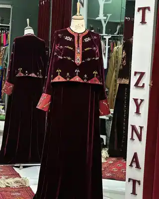 Türkmen fasonlar pombarh fasonlar Fasonlar 2025 fasonlar fason moda modalar Bezen bezen Türkmen fasonlar 2026 Türkmen fasonlar 2025 Türkmen fasonlar 2024 Türkmen fasonlar 2023 turkmenistan türkmenistan turkmen türkmen ashgabat  asgabat aşgabat balkan mary lebap dashoguz dasoguz daşoguz pombarh ponbarhat gulyupek gülýüpek stapel ştapel Gralan Çüýdeşen Abaýa Gadymy Krep Gurultaý 	Keteni Ýüpek Şifon Gipýur Lyon Welwet Atlas Kaşemir Streýç Suzana Ştapel Gülýüpek Pombarh Ýupka Gursakça Aksesuarlar Palto Penjek Okuw eşik Fata Sport eşik Uniforma Nakidka Öýme Şarf kompýuter ýaka ýaglyk Arenda köýnek 2nji el köýnek Taýyn köýnek Matalar Milli lybas milli lybaslar Toý köýnek Toý köýnekler toy koynek toy koynekler gundelik koynekler Gündelik	 
 köýnekler fata koynek Modern taze fason Eskiz koynektm turkmenkoynek türkmenkoynek fason moda moda fasonlar Iş eşik el iş	sada	ýakaly ýakasyz	keşdeli biserli	ýeňli giň nagyşly ýüregi açyk stoýka ýaka ýanly kombinasiýa 	zerli üsti aşak guşakly seçekli gysga ýeňli Panbarhat (Pombarh) Toý köýnek el iş, keşdeli, ýakaly, ýeňli, giň, nagyşly 26-35, 35+ #4B2C75 gysh