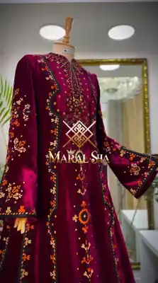 Türkmen fasonlar pombarh fasonlar Fasonlar 2025 fasonlar fason moda modalar Bezen bezen Türkmen fasonlar 2026 Türkmen fasonlar 2025 Türkmen fasonlar 2024 Türkmen fasonlar 2023 turkmenistan türkmenistan turkmen türkmen ashgabat  asgabat aşgabat balkan mary lebap dashoguz dasoguz daşoguz pombarh ponbarhat gulyupek gülýüpek stapel ştapel Gralan Çüýdeşen Abaýa Gadymy Krep Gurultaý 	Keteni Ýüpek Şifon Gipýur Lyon Welwet Atlas Kaşemir Streýç Suzana Ştapel Gülýüpek Pombarh Ýupka Gursakça Aksesuarlar Palto Penjek Okuw eşik Fata Sport eşik Uniforma Nakidka Öýme Şarf kompýuter ýaka ýaglyk Arenda köýnek 2nji el köýnek Taýyn köýnek Matalar Milli lybas milli lybaslar Toý köýnek Toý köýnekler toy koynek toy koynekler gundelik koynekler Gündelik	 
 köýnekler fata koynek Modern taze fason Eskiz koynektm turkmenkoynek türkmenkoynek fason moda moda fasonlar Iş eşik el iş	sada	ýakaly ýakasyz	keşdeli biserli	ýeňli giň nagyşly ýüregi açyk stoýka ýaka ýanly kombinasiýa 	zerli üsti aşak guşakly seçekli gysga ýeňli Panbarhat (Pombarh) Toý köýnek, Milli lybas el iş, keşdeli, ýakaly, ýeňli, giň, nagyşly 17-25, 26-35, 35+ Goýy-gyzyl, Gyzyl yaz, tomus, guyz, gysh