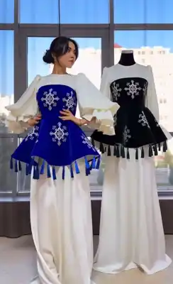 Türkmen fasonlar pombarh fasonlar Fasonlar 2025 fasonlar fason moda modalar Bezen bezen Türkmen fasonlar 2026 Türkmen fasonlar 2025 Türkmen fasonlar 2024 Türkmen fasonlar 2023 turkmenistan türkmenistan turkmen türkmen ashgabat  asgabat aşgabat balkan mary lebap dashoguz dasoguz daşoguz pombarh ponbarhat gulyupek gülýüpek stapel ştapel Gralan Çüýdeşen Abaýa Gadymy Krep Gurultaý 	Keteni Ýüpek Şifon Gipýur Lyon Welwet Atlas Kaşemir Streýç Suzana Ştapel Gülýüpek Pombarh Ýupka Gursakça Aksesuarlar Palto Penjek Okuw eşik Fata Sport eşik Uniforma Nakidka Öýme Şarf kompýuter ýaka ýaglyk Arenda köýnek 2nji el köýnek Taýyn köýnek Matalar Milli lybas milli lybaslar Toý köýnek Toý köýnekler toy koynek toy koynekler gundelik koynekler Gündelik	 
 köýnekler fata koynek Modern taze fason Eskiz koynektm turkmenkoynek türkmenkoynek fason moda moda fasonlar Iş eşik el iş	sada	ýakaly ýakasyz	keşdeli biserli	ýeňli giň nagyşly ýüregi açyk stoýka ýaka ýanly kombinasiýa 	zerli üsti aşak guşakly seçekli gysga ýeňli Modern el iş, ýakasyz, ýeňli, giň, seçekli 17-25, 26-35 Gara, Ak, Goýy-gök yaz, tomus, guyz Taýyn köýnek