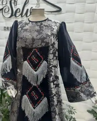 Türkmen fasonlar pombarh fasonlar Fasonlar 2025 fasonlar fason moda modalar Bezen bezen Türkmen fasonlar 2026 Türkmen fasonlar 2025 Türkmen fasonlar 2024 Türkmen fasonlar 2023 turkmenistan türkmenistan turkmen türkmen ashgabat  asgabat aşgabat balkan mary lebap dashoguz dasoguz daşoguz pombarh ponbarhat gulyupek gülýüpek stapel ştapel Gralan Çüýdeşen Abaýa Gadymy Krep Gurultaý 	Keteni Ýüpek Şifon Gipýur Lyon Welwet Atlas Kaşemir Streýç Suzana Ştapel Gülýüpek Pombarh Ýupka Gursakça Aksesuarlar Palto Penjek Okuw eşik Fata Sport eşik Uniforma Nakidka Öýme Şarf kompýuter ýaka ýaglyk Arenda köýnek 2nji el köýnek Taýyn köýnek Matalar Milli lybas milli lybaslar Toý köýnek Toý köýnekler toy koynek toy koynekler gundelik koynekler Gündelik	 
 köýnekler fata koynek Modern taze fason Eskiz koynektm turkmenkoynek türkmenkoynek fason moda moda fasonlar Iş eşik el iş	sada	ýakaly ýakasyz	keşdeli biserli	ýeňli giň nagyşly ýüregi açyk stoýka ýaka ýanly kombinasiýa 	zerli üsti aşak guşakly seçekli gysga ýeňli Toý köýnek el iş, seçekli  Gara, Bežewyý, Goýy-çal