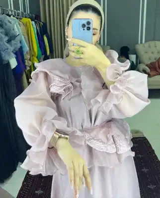 Türkmen fasonlar pombarh fasonlar Fasonlar 2025 fasonlar fason moda modalar Bezen bezen Türkmen fasonlar 2026 Türkmen fasonlar 2025 Türkmen fasonlar 2024 Türkmen fasonlar 2023 turkmenistan türkmenistan turkmen türkmen ashgabat  asgabat aşgabat balkan mary lebap dashoguz dasoguz daşoguz pombarh ponbarhat gulyupek gülýüpek stapel ştapel Gralan Çüýdeşen Abaýa Gadymy Krep Gurultaý 	Keteni Ýüpek Şifon Gipýur Lyon Welwet Atlas Kaşemir Streýç Suzana Ştapel Gülýüpek Pombarh Ýupka Gursakça Aksesuarlar Palto Penjek Okuw eşik Fata Sport eşik Uniforma Nakidka Öýme Şarf kompýuter ýaka ýaglyk Arenda köýnek 2nji el köýnek Taýyn köýnek Matalar Milli lybas milli lybaslar Toý köýnek Toý köýnekler toy koynek toy koynekler gundelik koynekler Gündelik	 
 köýnekler fata koynek Modern taze fason Eskiz koynektm turkmenkoynek türkmenkoynek fason moda moda fasonlar Iş eşik el iş	sada	ýakaly ýakasyz	keşdeli biserli	ýeňli giň nagyşly ýüregi açyk stoýka ýaka ýanly kombinasiýa 	zerli üsti aşak guşakly seçekli gysga ýeňli Şifon Toý köýnek, Modern sada, ýakasyz  Pudra