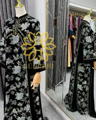 Türkmen fasonlar pombarh fasonlar Fasonlar 2025 fasonlar fason moda modalar Bezen bezen Türkmen fasonlar 2026 Türkmen fasonlar 2025 Türkmen fasonlar 2024 Türkmen fasonlar 2023 turkmenistan türkmenistan turkmen türkmen ashgabat  asgabat aşgabat balkan mary lebap dashoguz dasoguz daşoguz pombarh ponbarhat gulyupek gülýüpek stapel ştapel Gralan Çüýdeşen Abaýa Gadymy Krep Gurultaý 	Keteni Ýüpek Şifon Gipýur Lyon Welwet Atlas Kaşemir Streýç Suzana Ştapel Gülýüpek Pombarh Ýupka Gursakça Aksesuarlar Palto Penjek Okuw eşik Fata Sport eşik Uniforma Nakidka Öýme Şarf kompýuter ýaka ýaglyk Arenda köýnek 2nji el köýnek Taýyn köýnek Matalar Milli lybas milli lybaslar Toý köýnek Toý köýnekler toy koynek toy koynekler gundelik koynekler Gündelik	 
 köýnekler fata koynek Modern taze fason Eskiz koynektm turkmenkoynek türkmenkoynek fason moda moda fasonlar Iş eşik el iş	sada	ýakaly ýakasyz	keşdeli biserli	ýeňli giň nagyşly ýüregi açyk stoýka ýaka ýanly kombinasiýa 	zerli üsti aşak guşakly seçekli gysga ýeňli Gülýüpek Toý köýnek el iş, ýakaly, ýeňli, gysga ýeňli, gaş 17-25 Gara, Kümüş yaz, tomus, guyz