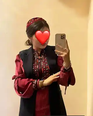 Türkmen fasonlar pombarh fasonlar Fasonlar 2025 fasonlar fason moda modalar Bezen bezen Türkmen fasonlar 2026 Türkmen fasonlar 2025 Türkmen fasonlar 2024 Türkmen fasonlar 2023 turkmenistan türkmenistan turkmen türkmen ashgabat  asgabat aşgabat balkan mary lebap dashoguz dasoguz daşoguz pombarh ponbarhat gulyupek gülýüpek stapel ştapel Gralan Çüýdeşen Abaýa Gadymy Krep Gurultaý 	Keteni Ýüpek Şifon Gipýur Lyon Welwet Atlas Kaşemir Streýç Suzana Ştapel Gülýüpek Pombarh Ýupka Gursakça Aksesuarlar Palto Penjek Okuw eşik Fata Sport eşik Uniforma Nakidka Öýme Şarf kompýuter ýaka ýaglyk Arenda köýnek 2nji el köýnek Taýyn köýnek Matalar Milli lybas milli lybaslar Toý köýnek Toý köýnekler toy koynek toy koynekler gundelik koynekler Gündelik	 
 köýnekler fata koynek Modern taze fason Eskiz koynektm turkmenkoynek türkmenkoynek fason moda moda fasonlar Iş eşik el iş	sada	ýakaly ýakasyz	keşdeli biserli	ýeňli giň nagyşly ýüregi açyk stoýka ýaka ýanly kombinasiýa 	zerli üsti aşak guşakly seçekli gysga ýeňli Uçurym köýnek  17-25 Gyzyl tomus