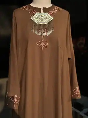 Türkmen fasonlar pombarh fasonlar Fasonlar 2025 fasonlar fason moda modalar Bezen bezen Türkmen fasonlar 2026 Türkmen fasonlar 2025 Türkmen fasonlar 2024 Türkmen fasonlar 2023 turkmenistan türkmenistan turkmen türkmen ashgabat  asgabat aşgabat balkan mary lebap dashoguz dasoguz daşoguz pombarh ponbarhat gulyupek gülýüpek stapel ştapel Gralan Çüýdeşen Abaýa Gadymy Krep Gurultaý 	Keteni Ýüpek Şifon Gipýur Lyon Welwet Atlas Kaşemir Streýç Suzana Ştapel Gülýüpek Pombarh Ýupka Gursakça Aksesuarlar Palto Penjek Okuw eşik Fata Sport eşik Uniforma Nakidka Öýme Şarf kompýuter ýaka ýaglyk Arenda köýnek 2nji el köýnek Taýyn köýnek Matalar Milli lybas milli lybaslar Toý köýnek Toý köýnekler toy koynek toy koynekler gundelik koynekler Gündelik	 
 köýnekler fata koynek Modern taze fason Eskiz koynektm turkmenkoynek türkmenkoynek fason moda moda fasonlar Iş eşik el iş	sada	ýakaly ýakasyz	keşdeli biserli	ýeňli giň nagyşly ýüregi açyk stoýka ýaka ýanly kombinasiýa 	zerli üsti aşak guşakly seçekli gysga ýeňli Lyon Gündelik keşdeli, sada  Ak, Bežewyý, Goňur, Goýy-goňur, Sary