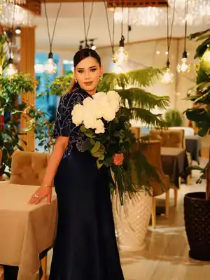 Türkmen fasonlar pombarh fasonlar Fasonlar 2025 fasonlar fason moda modalar Bezen bezen Türkmen fasonlar 2026 Türkmen fasonlar 2025 Türkmen fasonlar 2024 Türkmen fasonlar 2023 turkmenistan türkmenistan turkmen türkmen ashgabat  asgabat aşgabat balkan mary lebap dashoguz dasoguz daşoguz pombarh ponbarhat gulyupek gülýüpek stapel ştapel Gralan Çüýdeşen Abaýa Gadymy Krep Gurultaý 	Keteni Ýüpek Şifon Gipýur Lyon Welwet Atlas Kaşemir Streýç Suzana Ştapel Gülýüpek Pombarh Ýupka Gursakça Aksesuarlar Palto Penjek Okuw eşik Fata Sport eşik Uniforma Nakidka Öýme Şarf kompýuter ýaka ýaglyk Arenda köýnek 2nji el köýnek Taýyn köýnek Matalar Milli lybas milli lybaslar Toý köýnek Toý köýnekler toy koynek toy koynekler gundelik koynekler Gündelik	 
 köýnekler fata koynek Modern taze fason Eskiz koynektm turkmenkoynek türkmenkoynek fason moda moda fasonlar Iş eşik el iş	sada	ýakaly ýakasyz	keşdeli biserli	ýeňli giň nagyşly ýüregi açyk stoýka ýaka ýanly kombinasiýa 	zerli üsti aşak guşakly seçekli gysga ýeňli Panbarhat (Pombarh), Parça Toý köýnek, Modern ýakasyz, gysga ýeňli, kombinasiýa, üsti aşak 17-25, 26-35 Goýy-gök tomus