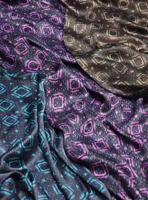 Türkmen fasonlar pombarh fasonlar Fasonlar 2025 fasonlar fason moda modalar Bezen bezen Türkmen fasonlar 2026 Türkmen fasonlar 2025 Türkmen fasonlar 2024 Türkmen fasonlar 2023 turkmenistan türkmenistan turkmen türkmen ashgabat  asgabat aşgabat balkan mary lebap dashoguz dasoguz daşoguz pombarh ponbarhat gulyupek gülýüpek stapel ştapel Gralan Çüýdeşen Abaýa Gadymy Krep Gurultaý 	Keteni Ýüpek Şifon Gipýur Lyon Welwet Atlas Kaşemir Streýç Suzana Ştapel Gülýüpek Pombarh Ýupka Gursakça Aksesuarlar Palto Penjek Okuw eşik Fata Sport eşik Uniforma Nakidka Öýme Şarf kompýuter ýaka ýaglyk Arenda köýnek 2nji el köýnek Taýyn köýnek Matalar Milli lybas milli lybaslar Toý köýnek Toý köýnekler toy koynek toy koynekler gundelik koynekler Gündelik	 
 köýnekler fata koynek Modern taze fason Eskiz koynektm turkmenkoynek türkmenkoynek fason moda moda fasonlar Iş eşik el iş	sada	ýakaly ýakasyz	keşdeli biserli	ýeňli giň nagyşly ýüregi açyk stoýka ýaka ýanly kombinasiýa 	zerli üsti aşak guşakly seçekli gysga ýeňli Gülýüpek, Ipeker   17-25, 26-35, 35+  yaz, tomus, guyz, gysh