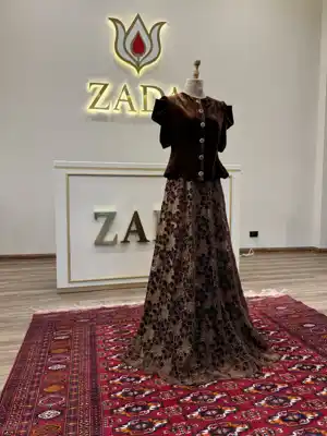 Türkmen fasonlar pombarh fasonlar Fasonlar 2025 fasonlar fason moda modalar Bezen bezen Türkmen fasonlar 2026 Türkmen fasonlar 2025 Türkmen fasonlar 2024 Türkmen fasonlar 2023 turkmenistan türkmenistan turkmen türkmen ashgabat  asgabat aşgabat balkan mary lebap dashoguz dasoguz daşoguz pombarh ponbarhat gulyupek gülýüpek stapel ştapel Gralan Çüýdeşen Abaýa Gadymy Krep Gurultaý 	Keteni Ýüpek Şifon Gipýur Lyon Welwet Atlas Kaşemir Streýç Suzana Ştapel Gülýüpek Pombarh Ýupka Gursakça Aksesuarlar Palto Penjek Okuw eşik Fata Sport eşik Uniforma Nakidka Öýme Şarf kompýuter ýaka ýaglyk Arenda köýnek 2nji el köýnek Taýyn köýnek Matalar Milli lybas milli lybaslar Toý köýnek Toý köýnekler toy koynek toy koynekler gundelik koynekler Gündelik	 
 köýnekler fata koynek Modern taze fason Eskiz koynektm turkmenkoynek türkmenkoynek fason moda moda fasonlar Iş eşik el iş	sada	ýakaly ýakasyz	keşdeli biserli	ýeňli giň nagyşly ýüregi açyk stoýka ýaka ýanly kombinasiýa 	zerli üsti aşak guşakly seçekli gysga ýeňli 