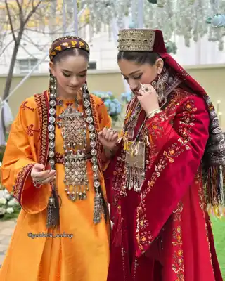 Türkmen fasonlar pombarh fasonlar Fasonlar 2025 fasonlar fason moda modalar Bezen bezen Türkmen fasonlar 2026 Türkmen fasonlar 2025 Türkmen fasonlar 2024 Türkmen fasonlar 2023 turkmenistan türkmenistan turkmen türkmen ashgabat  asgabat aşgabat balkan mary lebap dashoguz dasoguz daşoguz pombarh ponbarhat gulyupek gülýüpek stapel ştapel Gralan Çüýdeşen Abaýa Gadymy Krep Gurultaý 	Keteni Ýüpek Şifon Gipýur Lyon Welwet Atlas Kaşemir Streýç Suzana Ştapel Gülýüpek Pombarh Ýupka Gursakça Aksesuarlar Palto Penjek Okuw eşik Fata Sport eşik Uniforma Nakidka Öýme Şarf kompýuter ýaka ýaglyk Arenda köýnek 2nji el köýnek Taýyn köýnek Matalar Milli lybas milli lybaslar Toý köýnek Toý köýnekler toy koynek toy koynekler gundelik koynekler Gündelik	 
 köýnekler fata koynek Modern taze fason Eskiz koynektm turkmenkoynek türkmenkoynek fason moda moda fasonlar Iş eşik el iş	sada	ýakaly ýakasyz	keşdeli biserli	ýeňli giň nagyşly ýüregi açyk stoýka ýaka ýanly kombinasiýa 	zerli üsti aşak guşakly seçekli gysga ýeňli Keteni Milli lybas el iş, keşdeli, ýakaly, ýeňli, nagyşly 17-25, 26-35 Gyzyl, Sary