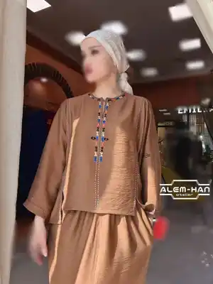 Türkmen fasonlar pombarh fasonlar Fasonlar 2025 fasonlar fason moda modalar Bezen bezen Türkmen fasonlar 2026 Türkmen fasonlar 2025 Türkmen fasonlar 2024 Türkmen fasonlar 2023 turkmenistan türkmenistan turkmen türkmen ashgabat  asgabat aşgabat balkan mary lebap dashoguz dasoguz daşoguz pombarh ponbarhat gulyupek gülýüpek stapel ştapel Gralan Çüýdeşen Abaýa Gadymy Krep Gurultaý 	Keteni Ýüpek Şifon Gipýur Lyon Welwet Atlas Kaşemir Streýç Suzana Ştapel Gülýüpek Pombarh Ýupka Gursakça Aksesuarlar Palto Penjek Okuw eşik Fata Sport eşik Uniforma Nakidka Öýme Şarf kompýuter ýaka ýaglyk Arenda köýnek 2nji el köýnek Taýyn köýnek Matalar Milli lybas milli lybaslar Toý köýnek Toý köýnekler toy koynek toy koynekler gundelik koynekler Gündelik	 
 köýnekler fata koynek Modern taze fason Eskiz koynektm turkmenkoynek türkmenkoynek fason moda moda fasonlar Iş eşik el iş	sada	ýakaly ýakasyz	keşdeli biserli	ýeňli giň nagyşly ýüregi açyk stoýka ýaka ýanly kombinasiýa 	zerli üsti aşak guşakly seçekli gysga ýeňli Gündelik, Modern ýakaly, ýeňli, giň, üsti aşak 17-25, 26-35 Goňur yaz, tomus, guyz