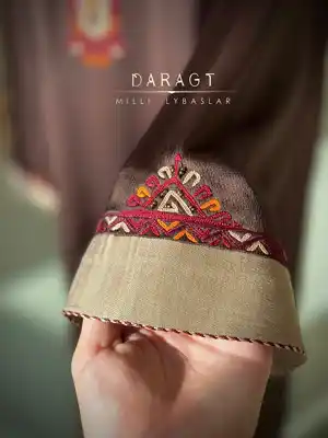 Türkmen fasonlar pombarh fasonlar Fasonlar 2025 fasonlar fason moda modalar Bezen bezen Türkmen fasonlar 2026 Türkmen fasonlar 2025 Türkmen fasonlar 2024 Türkmen fasonlar 2023 turkmenistan türkmenistan turkmen türkmen ashgabat  asgabat aşgabat balkan mary lebap dashoguz dasoguz daşoguz pombarh ponbarhat gulyupek gülýüpek stapel ştapel Gralan Çüýdeşen Abaýa Gadymy Krep Gurultaý 	Keteni Ýüpek Şifon Gipýur Lyon Welwet Atlas Kaşemir Streýç Suzana Ştapel Gülýüpek Pombarh Ýupka Gursakça Aksesuarlar Palto Penjek Okuw eşik Fata Sport eşik Uniforma Nakidka Öýme Şarf kompýuter ýaka ýaglyk Arenda köýnek 2nji el köýnek Taýyn köýnek Matalar Milli lybas milli lybaslar Toý köýnek Toý köýnekler toy koynek toy koynekler gundelik koynekler Gündelik	 
 köýnekler fata koynek Modern taze fason Eskiz koynektm turkmenkoynek türkmenkoynek fason moda moda fasonlar Iş eşik el iş	sada	ýakaly ýakasyz	keşdeli biserli	ýeňli giň nagyşly ýüregi açyk stoýka ýaka ýanly kombinasiýa 	zerli üsti aşak guşakly seçekli gysga ýeňli Gündelik el iş, keşdeli, ýakaly, ýanly, ýeňli, giň, nagyşly 17-25, 26-35 Goňur yaz, tomus, guyz