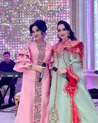 Türkmen fasonlar pombarh fasonlar Fasonlar 2025 fasonlar fason moda modalar Bezen bezen Türkmen fasonlar 2026 Türkmen fasonlar 2025 Türkmen fasonlar 2024 Türkmen fasonlar 2023 turkmenistan türkmenistan turkmen türkmen ashgabat  asgabat aşgabat balkan mary lebap dashoguz dasoguz daşoguz pombarh ponbarhat gulyupek gülýüpek stapel ştapel Gralan Çüýdeşen Abaýa Gadymy Krep Gurultaý 	Keteni Ýüpek Şifon Gipýur Lyon Welwet Atlas Kaşemir Streýç Suzana Ştapel Gülýüpek Pombarh Ýupka Gursakça Aksesuarlar Palto Penjek Okuw eşik Fata Sport eşik Uniforma Nakidka Öýme Şarf kompýuter ýaka ýaglyk Arenda köýnek 2nji el köýnek Taýyn köýnek Matalar Milli lybas milli lybaslar Toý köýnek Toý köýnekler toy koynek toy koynekler gundelik koynekler Gündelik	 
 köýnekler fata koynek Modern taze fason Eskiz koynektm turkmenkoynek türkmenkoynek fason moda moda fasonlar Iş eşik el iş	sada	ýakaly ýakasyz	keşdeli biserli	ýeňli giň nagyşly ýüregi açyk stoýka ýaka ýanly kombinasiýa 	zerli üsti aşak guşakly seçekli gysga ýeňli Suzana Toý köýnek, Modern el iş  Gyzyl, Kümüş