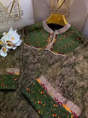 Türkmen fasonlar pombarh fasonlar Fasonlar 2025 fasonlar fason moda modalar Bezen bezen Türkmen fasonlar 2026 Türkmen fasonlar 2025 Türkmen fasonlar 2024 Türkmen fasonlar 2023 turkmenistan türkmenistan turkmen türkmen ashgabat  asgabat aşgabat balkan mary lebap dashoguz dasoguz daşoguz pombarh ponbarhat gulyupek gülýüpek stapel ştapel Gralan Çüýdeşen Abaýa Gadymy Krep Gurultaý 	Keteni Ýüpek Şifon Gipýur Lyon Welwet Atlas Kaşemir Streýç Suzana Ştapel Gülýüpek Pombarh Ýupka Gursakça Aksesuarlar Palto Penjek Okuw eşik Fata Sport eşik Uniforma Nakidka Öýme Şarf kompýuter ýaka ýaglyk Arenda köýnek 2nji el köýnek Taýyn köýnek Matalar Milli lybas milli lybaslar Toý köýnek Toý köýnekler toy koynek toy koynekler gundelik koynekler Gündelik	 
 köýnekler fata koynek Modern taze fason Eskiz koynektm turkmenkoynek türkmenkoynek fason moda moda fasonlar Iş eşik el iş	sada	ýakaly ýakasyz	keşdeli biserli	ýeňli giň nagyşly ýüregi açyk stoýka ýaka ýanly kombinasiýa 	zerli üsti aşak guşakly seçekli gysga ýeňli Ştapel Gündelik keşdeli, ýakasyz, ýeňli, giň, nagyşly 17-25, 26-35, 35+  yaz, tomus, guyz, gysh