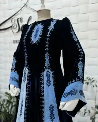 Türkmen fasonlar pombarh fasonlar Fasonlar 2025 fasonlar fason moda modalar Bezen bezen Türkmen fasonlar 2026 Türkmen fasonlar 2025 Türkmen fasonlar 2024 Türkmen fasonlar 2023 turkmenistan türkmenistan turkmen türkmen ashgabat  asgabat aşgabat balkan mary lebap dashoguz dasoguz daşoguz pombarh ponbarhat gulyupek gülýüpek stapel ştapel Gralan Çüýdeşen Abaýa Gadymy Krep Gurultaý 	Keteni Ýüpek Şifon Gipýur Lyon Welwet Atlas Kaşemir Streýç Suzana Ştapel Gülýüpek Pombarh Ýupka Gursakça Aksesuarlar Palto Penjek Okuw eşik Fata Sport eşik Uniforma Nakidka Öýme Şarf kompýuter ýaka ýaglyk Arenda köýnek 2nji el köýnek Taýyn köýnek Matalar Milli lybas milli lybaslar Toý köýnek Toý köýnekler toy koynek toy koynekler gundelik koynekler Gündelik	 
 köýnekler fata koynek Modern taze fason Eskiz koynektm turkmenkoynek türkmenkoynek fason moda moda fasonlar Iş eşik el iş	sada	ýakaly ýakasyz	keşdeli biserli	ýeňli giň nagyşly ýüregi açyk stoýka ýaka ýanly kombinasiýa 	zerli üsti aşak guşakly seçekli gysga ýeňli Toý köýnek el iş  Gara, Gök