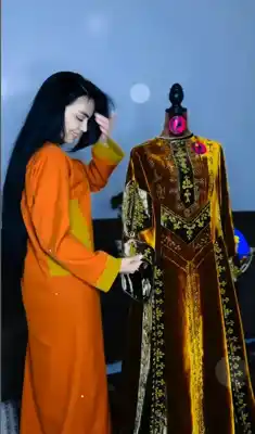 Türkmen fasonlar pombarh fasonlar Fasonlar 2025 fasonlar fason moda modalar Bezen bezen Türkmen fasonlar 2026 Türkmen fasonlar 2025 Türkmen fasonlar 2024 Türkmen fasonlar 2023 turkmenistan türkmenistan turkmen türkmen ashgabat  asgabat aşgabat balkan mary lebap dashoguz dasoguz daşoguz pombarh ponbarhat gulyupek gülýüpek stapel ştapel Gralan Çüýdeşen Abaýa Gadymy Krep Gurultaý 	Keteni Ýüpek Şifon Gipýur Lyon Welwet Atlas Kaşemir Streýç Suzana Ştapel Gülýüpek Pombarh Ýupka Gursakça Aksesuarlar Palto Penjek Okuw eşik Fata Sport eşik Uniforma Nakidka Öýme Şarf kompýuter ýaka ýaglyk Arenda köýnek 2nji el köýnek Taýyn köýnek Matalar Milli lybas milli lybaslar Toý köýnek Toý köýnekler toy koynek toy koynekler gundelik koynekler Gündelik	 
 köýnekler fata koynek Modern taze fason Eskiz koynektm turkmenkoynek türkmenkoynek fason moda moda fasonlar Iş eşik el iş	sada	ýakaly ýakasyz	keşdeli biserli	ýeňli giň nagyşly ýüregi açyk stoýka ýaka ýanly kombinasiýa 	zerli üsti aşak guşakly seçekli gysga ýeňli Panbarhat (Pombarh) Toý köýnek el iş, keşdeli, ýakaly, biserli, ýeňli 17-25, 26-35 Goňur