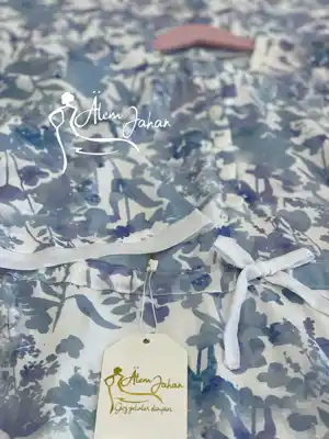 Türkmen fasonlar pombarh fasonlar Fasonlar 2025 fasonlar fason moda modalar Bezen bezen Türkmen fasonlar 2026 Türkmen fasonlar 2025 Türkmen fasonlar 2024 Türkmen fasonlar 2023 turkmenistan türkmenistan turkmen türkmen ashgabat  asgabat aşgabat balkan mary lebap dashoguz dasoguz daşoguz pombarh ponbarhat gulyupek gülýüpek stapel ştapel Gralan Çüýdeşen Abaýa Gadymy Krep Gurultaý 	Keteni Ýüpek Şifon Gipýur Lyon Welwet Atlas Kaşemir Streýç Suzana Ştapel Gülýüpek Pombarh Ýupka Gursakça Aksesuarlar Palto Penjek Okuw eşik Fata Sport eşik Uniforma Nakidka Öýme Şarf kompýuter ýaka ýaglyk Arenda köýnek 2nji el köýnek Taýyn köýnek Matalar Milli lybas milli lybaslar Toý köýnek Toý köýnekler toy koynek toy koynekler gundelik koynekler Gündelik	 
 köýnekler fata koynek Modern taze fason Eskiz koynektm turkmenkoynek türkmenkoynek fason moda moda fasonlar Iş eşik el iş	sada	ýakaly ýakasyz	keşdeli biserli	ýeňli giň nagyşly ýüregi açyk stoýka ýaka ýanly kombinasiýa 	zerli üsti aşak guşakly seçekli gysga ýeňli Ştapel Gündelik ýakasyz, gysga ýeňli, giň 17-25, 26-35 Ak, Gök yaz, tomus, guyz Taýyn köýnek