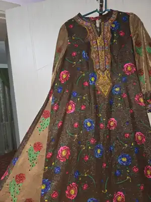 Türkmen fasonlar pombarh fasonlar Fasonlar 2025 fasonlar fason moda modalar Bezen bezen Türkmen fasonlar 2026 Türkmen fasonlar 2025 Türkmen fasonlar 2024 Türkmen fasonlar 2023 turkmenistan türkmenistan turkmen türkmen ashgabat  asgabat aşgabat balkan mary lebap dashoguz dasoguz daşoguz pombarh ponbarhat gulyupek gülýüpek stapel ştapel Gralan Çüýdeşen Abaýa Gadymy Krep Gurultaý 	Keteni Ýüpek Şifon Gipýur Lyon Welwet Atlas Kaşemir Streýç Suzana Ştapel Gülýüpek Pombarh Ýupka Gursakça Aksesuarlar Palto Penjek Okuw eşik Fata Sport eşik Uniforma Nakidka Öýme Şarf kompýuter ýaka ýaglyk Arenda köýnek 2nji el köýnek Taýyn köýnek Matalar Milli lybas milli lybaslar Toý köýnek Toý köýnekler toy koynek toy koynekler gundelik koynekler Gündelik	 
 köýnekler fata koynek Modern taze fason Eskiz koynektm turkmenkoynek türkmenkoynek fason moda moda fasonlar Iş eşik el iş	sada	ýakaly ýakasyz	keşdeli biserli	ýeňli giň nagyşly ýüregi açyk stoýka ýaka ýanly kombinasiýa 	zerli üsti aşak guşakly seçekli gysga ýeňli Ýüň Toý köýnek el iş, keşdeli, ýakaly, ýeňli, giň 17-25, 26-35 Goňur yaz, tomus, guyz 2nji el