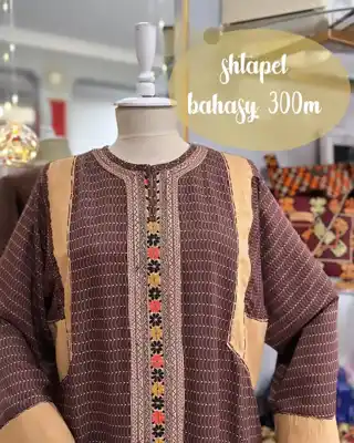 Türkmen fasonlar pombarh fasonlar Fasonlar 2025 fasonlar fason moda modalar Bezen bezen Türkmen fasonlar 2026 Türkmen fasonlar 2025 Türkmen fasonlar 2024 Türkmen fasonlar 2023 turkmenistan türkmenistan turkmen türkmen ashgabat  asgabat aşgabat balkan mary lebap dashoguz dasoguz daşoguz pombarh ponbarhat gulyupek gülýüpek stapel ştapel Gralan Çüýdeşen Abaýa Gadymy Krep Gurultaý 	Keteni Ýüpek Şifon Gipýur Lyon Welwet Atlas Kaşemir Streýç Suzana Ştapel Gülýüpek Pombarh Ýupka Gursakça Aksesuarlar Palto Penjek Okuw eşik Fata Sport eşik Uniforma Nakidka Öýme Şarf kompýuter ýaka ýaglyk Arenda köýnek 2nji el köýnek Taýyn köýnek Matalar Milli lybas milli lybaslar Toý köýnek Toý köýnekler toy koynek toy koynekler gundelik koynekler Gündelik	 
 köýnekler fata koynek Modern taze fason Eskiz koynektm turkmenkoynek türkmenkoynek fason moda moda fasonlar Iş eşik el iş	sada	ýakaly ýakasyz	keşdeli biserli	ýeňli giň nagyşly ýüregi açyk stoýka ýaka ýanly kombinasiýa 	zerli üsti aşak guşakly seçekli gysga ýeňli Ştapel Gündelik sada  Gara, Gök, Goýy-gök, Goýy-ýaşyl  Taýyn köýnek