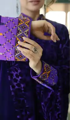 Türkmen fasonlar pombarh fasonlar Fasonlar 2025 fasonlar fason moda modalar Bezen bezen Türkmen fasonlar 2026 Türkmen fasonlar 2025 Türkmen fasonlar 2024 Türkmen fasonlar 2023 turkmenistan türkmenistan turkmen türkmen ashgabat  asgabat aşgabat balkan mary lebap dashoguz dasoguz daşoguz pombarh ponbarhat gulyupek gülýüpek stapel ştapel Gralan Çüýdeşen Abaýa Gadymy Krep Gurultaý 	Keteni Ýüpek Şifon Gipýur Lyon Welwet Atlas Kaşemir Streýç Suzana Ştapel Gülýüpek Pombarh Ýupka Gursakça Aksesuarlar Palto Penjek Okuw eşik Fata Sport eşik Uniforma Nakidka Öýme Şarf kompýuter ýaka ýaglyk Arenda köýnek 2nji el köýnek Taýyn köýnek Matalar Milli lybas milli lybaslar Toý köýnek Toý köýnekler toy koynek toy koynekler gundelik koynekler Gündelik	 
 köýnekler fata koynek Modern taze fason Eskiz koynektm turkmenkoynek türkmenkoynek fason moda moda fasonlar Iş eşik el iş	sada	ýakaly ýakasyz	keşdeli biserli	ýeňli giň nagyşly ýüregi açyk stoýka ýaka ýanly kombinasiýa 	zerli üsti aşak guşakly seçekli gysga ýeňli Panbarhat (Pombarh) Toý köýnek, Modern el iş  Goýy-gök