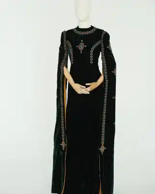 Türkmen fasonlar pombarh fasonlar Fasonlar 2025 fasonlar fason moda modalar Bezen bezen Türkmen fasonlar 2026 Türkmen fasonlar 2025 Türkmen fasonlar 2024 Türkmen fasonlar 2023 turkmenistan türkmenistan turkmen türkmen ashgabat  asgabat aşgabat balkan mary lebap dashoguz dasoguz daşoguz pombarh ponbarhat gulyupek gülýüpek stapel ştapel Gralan Çüýdeşen Abaýa Gadymy Krep Gurultaý 	Keteni Ýüpek Şifon Gipýur Lyon Welwet Atlas Kaşemir Streýç Suzana Ştapel Gülýüpek Pombarh Ýupka Gursakça Aksesuarlar Palto Penjek Okuw eşik Fata Sport eşik Uniforma Nakidka Öýme Şarf kompýuter ýaka ýaglyk Arenda köýnek 2nji el köýnek Taýyn köýnek Matalar Milli lybas milli lybaslar Toý köýnek Toý köýnekler toy koynek toy koynekler gundelik koynekler Gündelik	 
 köýnekler fata koynek Modern taze fason Eskiz koynektm turkmenkoynek türkmenkoynek fason moda moda fasonlar Iş eşik el iş	sada	ýakaly ýakasyz	keşdeli biserli	ýeňli giň nagyşly ýüregi açyk stoýka ýaka ýanly kombinasiýa 	zerli üsti aşak guşakly seçekli gysga ýeňli Panbarhat (Pombarh) Toý köýnek el iş, keşdeli, ýakasyz, ýanly, ýeňli, gysga ýeňli, giň, nagyşly 17-25, 26-35 Haki tomus, guyz Taýyn köýnek