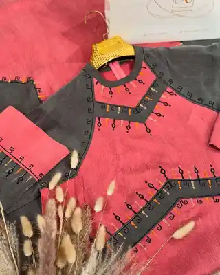 Türkmen fasonlar pombarh fasonlar Fasonlar 2025 fasonlar fason moda modalar Bezen bezen Türkmen fasonlar 2026 Türkmen fasonlar 2025 Türkmen fasonlar 2024 Türkmen fasonlar 2023 turkmenistan türkmenistan turkmen türkmen ashgabat  asgabat aşgabat balkan mary lebap dashoguz dasoguz daşoguz pombarh ponbarhat gulyupek gülýüpek stapel ştapel Gralan Çüýdeşen Abaýa Gadymy Krep Gurultaý 	Keteni Ýüpek Şifon Gipýur Lyon Welwet Atlas Kaşemir Streýç Suzana Ştapel Gülýüpek Pombarh Ýupka Gursakça Aksesuarlar Palto Penjek Okuw eşik Fata Sport eşik Uniforma Nakidka Öýme Şarf kompýuter ýaka ýaglyk Arenda köýnek 2nji el köýnek Taýyn köýnek Matalar Milli lybas milli lybaslar Toý köýnek Toý köýnekler toy koynek toy koynekler gundelik koynekler Gündelik	 
 köýnekler fata koynek Modern taze fason Eskiz koynektm turkmenkoynek türkmenkoynek fason moda moda fasonlar Iş eşik el iş	sada	ýakaly ýakasyz	keşdeli biserli	ýeňli giň nagyşly ýüregi açyk stoýka ýaka ýanly kombinasiýa 	zerli üsti aşak guşakly seçekli gysga ýeňli Gülýüpek Gündelik el iş, ýakasyz, ýeňli, giň, nagyşly 26-35 Gülgüne, Goýy-çal tomus, guyz