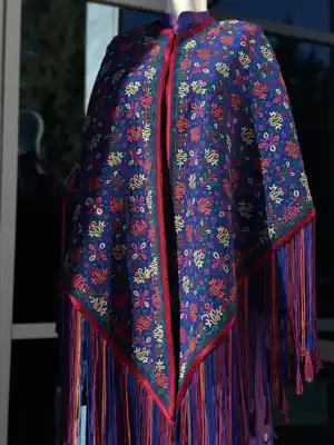 Türkmen fasonlar pombarh fasonlar Fasonlar 2025 fasonlar fason moda modalar Bezen bezen Türkmen fasonlar 2026 Türkmen fasonlar 2025 Türkmen fasonlar 2024 Türkmen fasonlar 2023 turkmenistan türkmenistan turkmen türkmen ashgabat  asgabat aşgabat balkan mary lebap dashoguz dasoguz daşoguz pombarh ponbarhat gulyupek gülýüpek stapel ştapel Gralan Çüýdeşen Abaýa Gadymy Krep Gurultaý 	Keteni Ýüpek Şifon Gipýur Lyon Welwet Atlas Kaşemir Streýç Suzana Ştapel Gülýüpek Pombarh Ýupka Gursakça Aksesuarlar Palto Penjek Okuw eşik Fata Sport eşik Uniforma Nakidka Öýme Şarf kompýuter ýaka ýaglyk Arenda köýnek 2nji el köýnek Taýyn köýnek Matalar Milli lybas milli lybaslar Toý köýnek Toý köýnekler toy koynek toy koynekler gundelik koynekler Gündelik	 
 köýnekler fata koynek Modern taze fason Eskiz koynektm turkmenkoynek türkmenkoynek fason moda moda fasonlar Iş eşik el iş	sada	ýakaly ýakasyz	keşdeli biserli	ýeňli giň nagyşly ýüregi açyk stoýka ýaka ýanly kombinasiýa 	zerli üsti aşak guşakly seçekli gysga ýeňli Keteni Milli lybas el iş, keşdeli  Ak, Goýy-gyzyl, Benewşe, Mämişi, Goýy-gök  Nakidka