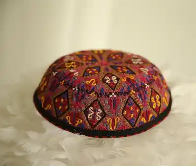 Türkmen fasonlar pombarh fasonlar Fasonlar 2025 fasonlar fason moda modalar Bezen bezen Türkmen fasonlar 2026 Türkmen fasonlar 2025 Türkmen fasonlar 2024 Türkmen fasonlar 2023 turkmenistan türkmenistan turkmen türkmen ashgabat  asgabat aşgabat balkan mary lebap dashoguz dasoguz daşoguz pombarh ponbarhat gulyupek gülýüpek stapel ştapel Gralan Çüýdeşen Abaýa Gadymy Krep Gurultaý 	Keteni Ýüpek Şifon Gipýur Lyon Welwet Atlas Kaşemir Streýç Suzana Ştapel Gülýüpek Pombarh Ýupka Gursakça Aksesuarlar Palto Penjek Okuw eşik Fata Sport eşik Uniforma Nakidka Öýme Şarf kompýuter ýaka ýaglyk Arenda köýnek 2nji el köýnek Taýyn köýnek Matalar Milli lybas milli lybaslar Toý köýnek Toý köýnekler toy koynek toy koynekler gundelik koynekler Gündelik	 
 köýnekler fata koynek Modern taze fason Eskiz koynektm turkmenkoynek türkmenkoynek fason moda moda fasonlar Iş eşik el iş	sada	ýakaly ýakasyz	keşdeli biserli	ýeňli giň nagyşly ýüregi açyk stoýka ýaka ýanly kombinasiýa 	zerli üsti aşak guşakly seçekli gysga ýeňli Milli lybas el iş, keşdeli, nagyşly    Aksesuarlar