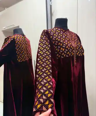 Türkmen fasonlar pombarh fasonlar Fasonlar 2025 fasonlar fason moda modalar Bezen bezen Türkmen fasonlar 2026 Türkmen fasonlar 2025 Türkmen fasonlar 2024 Türkmen fasonlar 2023 turkmenistan türkmenistan turkmen türkmen ashgabat  asgabat aşgabat balkan mary lebap dashoguz dasoguz daşoguz pombarh ponbarhat gulyupek gülýüpek stapel ştapel Gralan Çüýdeşen Abaýa Gadymy Krep Gurultaý 	Keteni Ýüpek Şifon Gipýur Lyon Welwet Atlas Kaşemir Streýç Suzana Ştapel Gülýüpek Pombarh Ýupka Gursakça Aksesuarlar Palto Penjek Okuw eşik Fata Sport eşik Uniforma Nakidka Öýme Şarf kompýuter ýaka ýaglyk Arenda köýnek 2nji el köýnek Taýyn köýnek Matalar Milli lybas milli lybaslar Toý köýnek Toý köýnekler toy koynek toy koynekler gundelik koynekler Gündelik	 
 köýnekler fata koynek Modern taze fason Eskiz koynektm turkmenkoynek türkmenkoynek fason moda moda fasonlar Iş eşik el iş	sada	ýakaly ýakasyz	keşdeli biserli	ýeňli giň nagyşly ýüregi açyk stoýka ýaka ýanly kombinasiýa 	zerli üsti aşak guşakly seçekli gysga ýeňli Panbarhat (Pombarh), Tulky Toý köýnek el iş, keşdeli, ýakaly, ýeňli, giň 26-35 Goýy-gyzyl yaz, guyz