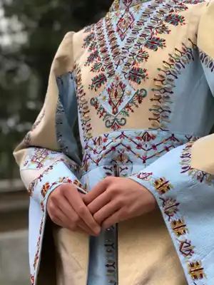 Türkmen fasonlar pombarh fasonlar Fasonlar 2025 fasonlar fason moda modalar Bezen bezen Türkmen fasonlar 2026 Türkmen fasonlar 2025 Türkmen fasonlar 2024 Türkmen fasonlar 2023 turkmenistan türkmenistan turkmen türkmen ashgabat  asgabat aşgabat balkan mary lebap dashoguz dasoguz daşoguz pombarh ponbarhat gulyupek gülýüpek stapel ştapel Gralan Çüýdeşen Abaýa Gadymy Krep Gurultaý 	Keteni Ýüpek Şifon Gipýur Lyon Welwet Atlas Kaşemir Streýç Suzana Ştapel Gülýüpek Pombarh Ýupka Gursakça Aksesuarlar Palto Penjek Okuw eşik Fata Sport eşik Uniforma Nakidka Öýme Şarf kompýuter ýaka ýaglyk Arenda köýnek 2nji el köýnek Taýyn köýnek Matalar Milli lybas milli lybaslar Toý köýnek Toý köýnekler toy koynek toy koynekler gundelik koynekler Gündelik	 
 köýnekler fata koynek Modern taze fason Eskiz koynektm turkmenkoynek türkmenkoynek fason moda moda fasonlar Iş eşik el iş	sada	ýakaly ýakasyz	keşdeli biserli	ýeňli giň nagyşly ýüregi açyk stoýka ýaka ýanly kombinasiýa 	zerli üsti aşak guşakly seçekli gysga ýeňli Modern keşdeli, biserli  Bežewyý, Gök, Altyn