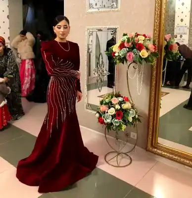 Türkmen fasonlar pombarh fasonlar Fasonlar 2025 fasonlar fason moda modalar Bezen bezen Türkmen fasonlar 2026 Türkmen fasonlar 2025 Türkmen fasonlar 2024 Türkmen fasonlar 2023 turkmenistan türkmenistan turkmen türkmen ashgabat  asgabat aşgabat balkan mary lebap dashoguz dasoguz daşoguz pombarh ponbarhat gulyupek gülýüpek stapel ştapel Gralan Çüýdeşen Abaýa Gadymy Krep Gurultaý 	Keteni Ýüpek Şifon Gipýur Lyon Welwet Atlas Kaşemir Streýç Suzana Ştapel Gülýüpek Pombarh Ýupka Gursakça Aksesuarlar Palto Penjek Okuw eşik Fata Sport eşik Uniforma Nakidka Öýme Şarf kompýuter ýaka ýaglyk Arenda köýnek 2nji el köýnek Taýyn köýnek Matalar Milli lybas milli lybaslar Toý köýnek Toý köýnekler toy koynek toy koynekler gundelik koynekler Gündelik	 
 köýnekler fata koynek Modern taze fason Eskiz koynektm turkmenkoynek türkmenkoynek fason moda moda fasonlar Iş eşik el iş	sada	ýakaly ýakasyz	keşdeli biserli	ýeňli giň nagyşly ýüregi açyk stoýka ýaka ýanly kombinasiýa 	zerli üsti aşak guşakly seçekli gysga ýeňli Toý köýnek ýakasyz, biserli  Goýy-gyzyl