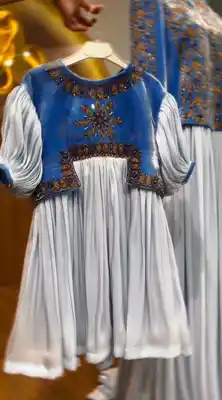 Türkmen fasonlar pombarh fasonlar Fasonlar 2025 fasonlar fason moda modalar Bezen bezen Türkmen fasonlar 2026 Türkmen fasonlar 2025 Türkmen fasonlar 2024 Türkmen fasonlar 2023 turkmenistan türkmenistan turkmen türkmen ashgabat  asgabat aşgabat balkan mary lebap dashoguz dasoguz daşoguz pombarh ponbarhat gulyupek gülýüpek stapel ştapel Gralan Çüýdeşen Abaýa Gadymy Krep Gurultaý 	Keteni Ýüpek Şifon Gipýur Lyon Welwet Atlas Kaşemir Streýç Suzana Ştapel Gülýüpek Pombarh Ýupka Gursakça Aksesuarlar Palto Penjek Okuw eşik Fata Sport eşik Uniforma Nakidka Öýme Şarf kompýuter ýaka ýaglyk Arenda köýnek 2nji el köýnek Taýyn köýnek Matalar Milli lybas milli lybaslar Toý köýnek Toý köýnekler toy koynek toy koynekler gundelik koynekler Gündelik	 
 köýnekler fata koynek Modern taze fason Eskiz koynektm turkmenkoynek türkmenkoynek fason moda moda fasonlar Iş eşik el iş	sada	ýakaly ýakasyz	keşdeli biserli	ýeňli giň nagyşly ýüregi açyk stoýka ýaka ýanly kombinasiýa 	zerli üsti aşak guşakly seçekli gysga ýeňli Şifon, Panbarhat (Pombarh) Toý köýnek el iş, ýakasyz, ýeňli, giň, kombinasiýa, nagyşly -12, 12-16, 17-25, 26-35 Ak, Goýy-gök yaz, tomus, guyz