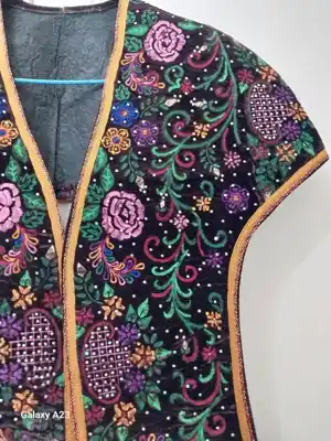 Türkmen fasonlar pombarh fasonlar Fasonlar 2025 fasonlar fason moda modalar Bezen bezen Türkmen fasonlar 2026 Türkmen fasonlar 2025 Türkmen fasonlar 2024 Türkmen fasonlar 2023 turkmenistan türkmenistan turkmen türkmen ashgabat  asgabat aşgabat balkan mary lebap dashoguz dasoguz daşoguz pombarh ponbarhat gulyupek gülýüpek stapel ştapel Gralan Çüýdeşen Abaýa Gadymy Krep Gurultaý 	Keteni Ýüpek Şifon Gipýur Lyon Welwet Atlas Kaşemir Streýç Suzana Ştapel Gülýüpek Pombarh Ýupka Gursakça Aksesuarlar Palto Penjek Okuw eşik Fata Sport eşik Uniforma Nakidka Öýme Şarf kompýuter ýaka ýaglyk Arenda köýnek 2nji el köýnek Taýyn köýnek Matalar Milli lybas milli lybaslar Toý köýnek Toý köýnekler toy koynek toy koynekler gundelik koynekler Gündelik	 
 köýnekler fata koynek Modern taze fason Eskiz koynektm turkmenkoynek türkmenkoynek fason moda moda fasonlar Iş eşik el iş	sada	ýakaly ýakasyz	keşdeli biserli	ýeňli giň nagyşly ýüregi açyk stoýka ýaka ýanly kombinasiýa 	zerli üsti aşak guşakly seçekli gysga ýeňli Panbarhat (Pombarh) Toý köýnek, Milli lybas el iş, gysga ýeňli, giň, gaş, el ýaka, gaýma, 4 iňňe ýaka 17-25, 26-35  yaz, tomus, guyz Nakidka, 2nji el