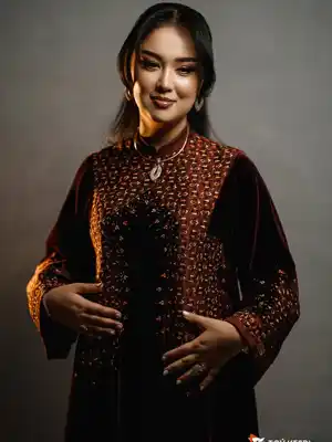 Türkmen fasonlar pombarh fasonlar Fasonlar 2025 fasonlar fason moda modalar Bezen bezen Türkmen fasonlar 2026 Türkmen fasonlar 2025 Türkmen fasonlar 2024 Türkmen fasonlar 2023 turkmenistan türkmenistan turkmen türkmen ashgabat  asgabat aşgabat balkan mary lebap dashoguz dasoguz daşoguz pombarh ponbarhat gulyupek gülýüpek stapel ştapel Gralan Çüýdeşen Abaýa Gadymy Krep Gurultaý 	Keteni Ýüpek Şifon Gipýur Lyon Welwet Atlas Kaşemir Streýç Suzana Ştapel Gülýüpek Pombarh Ýupka Gursakça Aksesuarlar Palto Penjek Okuw eşik Fata Sport eşik Uniforma Nakidka Öýme Şarf kompýuter ýaka ýaglyk Arenda köýnek 2nji el köýnek Taýyn köýnek Matalar Milli lybas milli lybaslar Toý köýnek Toý köýnekler toy koynek toy koynekler gundelik koynekler Gündelik	 
 köýnekler fata koynek Modern taze fason Eskiz koynektm turkmenkoynek türkmenkoynek fason moda moda fasonlar Iş eşik el iş	sada	ýakaly ýakasyz	keşdeli biserli	ýeňli giň nagyşly ýüregi açyk stoýka ýaka ýanly kombinasiýa 	zerli üsti aşak guşakly seçekli gysga ýeňli 