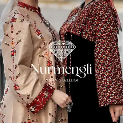 Türkmen fasonlar pombarh fasonlar Fasonlar 2025 fasonlar fason moda modalar Bezen bezen Türkmen fasonlar 2026 Türkmen fasonlar 2025 Türkmen fasonlar 2024 Türkmen fasonlar 2023 turkmenistan türkmenistan turkmen türkmen ashgabat  asgabat aşgabat balkan mary lebap dashoguz dasoguz daşoguz pombarh ponbarhat gulyupek gülýüpek stapel ştapel Gralan Çüýdeşen Abaýa Gadymy Krep Gurultaý 	Keteni Ýüpek Şifon Gipýur Lyon Welwet Atlas Kaşemir Streýç Suzana Ştapel Gülýüpek Pombarh Ýupka Gursakça Aksesuarlar Palto Penjek Okuw eşik Fata Sport eşik Uniforma Nakidka Öýme Şarf kompýuter ýaka ýaglyk Arenda köýnek 2nji el köýnek Taýyn köýnek Matalar Milli lybas milli lybaslar Toý köýnek Toý köýnekler toy koynek toy koynekler gundelik koynekler Gündelik	 
 köýnekler fata koynek Modern taze fason Eskiz koynektm turkmenkoynek türkmenkoynek fason moda moda fasonlar Iş eşik el iş	sada	ýakaly ýakasyz	keşdeli biserli	ýeňli giň nagyşly ýüregi açyk stoýka ýaka ýanly kombinasiýa 	zerli üsti aşak guşakly seçekli gysga ýeňli Toý köýnek, Milli lybas el iş, keşdeli, ýakaly, ýanly, ýeňli, giň, nagyşly 17-25, 26-35, 35+ Gara, Bežewyý yaz, tomus, guyz, gysh