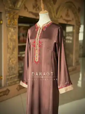 Türkmen fasonlar pombarh fasonlar Fasonlar 2025 fasonlar fason moda modalar Bezen bezen Türkmen fasonlar 2026 Türkmen fasonlar 2025 Türkmen fasonlar 2024 Türkmen fasonlar 2023 turkmenistan türkmenistan turkmen türkmen ashgabat  asgabat aşgabat balkan mary lebap dashoguz dasoguz daşoguz pombarh ponbarhat gulyupek gülýüpek stapel ştapel Gralan Çüýdeşen Abaýa Gadymy Krep Gurultaý 	Keteni Ýüpek Şifon Gipýur Lyon Welwet Atlas Kaşemir Streýç Suzana Ştapel Gülýüpek Pombarh Ýupka Gursakça Aksesuarlar Palto Penjek Okuw eşik Fata Sport eşik Uniforma Nakidka Öýme Şarf kompýuter ýaka ýaglyk Arenda köýnek 2nji el köýnek Taýyn köýnek Matalar Milli lybas milli lybaslar Toý köýnek Toý köýnekler toy koynek toy koynekler gundelik koynekler Gündelik	 
 köýnekler fata koynek Modern taze fason Eskiz koynektm turkmenkoynek türkmenkoynek fason moda moda fasonlar Iş eşik el iş	sada	ýakaly ýakasyz	keşdeli biserli	ýeňli giň nagyşly ýüregi açyk stoýka ýaka ýanly kombinasiýa 	zerli üsti aşak guşakly seçekli gysga ýeňli Gündelik el iş, keşdeli, ýakaly, ýanly, ýeňli, giň, nagyşly 17-25, 26-35 Goňur yaz, tomus, guyz