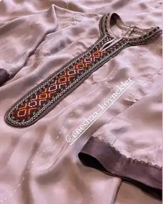 Türkmen fasonlar pombarh fasonlar Fasonlar 2025 fasonlar fason moda modalar Bezen bezen Türkmen fasonlar 2026 Türkmen fasonlar 2025 Türkmen fasonlar 2024 Türkmen fasonlar 2023 turkmenistan türkmenistan turkmen türkmen ashgabat  asgabat aşgabat balkan mary lebap dashoguz dasoguz daşoguz pombarh ponbarhat gulyupek gülýüpek stapel ştapel Gralan Çüýdeşen Abaýa Gadymy Krep Gurultaý 	Keteni Ýüpek Şifon Gipýur Lyon Welwet Atlas Kaşemir Streýç Suzana Ştapel Gülýüpek Pombarh Ýupka Gursakça Aksesuarlar Palto Penjek Okuw eşik Fata Sport eşik Uniforma Nakidka Öýme Şarf kompýuter ýaka ýaglyk Arenda köýnek 2nji el köýnek Taýyn köýnek Matalar Milli lybas milli lybaslar Toý köýnek Toý köýnekler toy koynek toy koynekler gundelik koynekler Gündelik	 
 köýnekler fata koynek Modern taze fason Eskiz koynektm turkmenkoynek türkmenkoynek fason moda moda fasonlar Iş eşik el iş	sada	ýakaly ýakasyz	keşdeli biserli	ýeňli giň nagyşly ýüregi açyk stoýka ýaka ýanly kombinasiýa 	zerli üsti aşak guşakly seçekli gysga ýeňli Gülýüpek Gündelik sada, ýakaly, ýüregi açyk  Bežewyý tomus