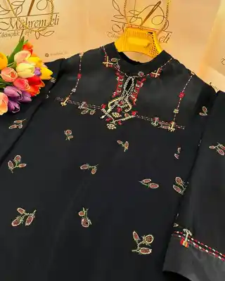 Türkmen fasonlar pombarh fasonlar Fasonlar 2025 fasonlar fason moda modalar Bezen bezen Türkmen fasonlar 2026 Türkmen fasonlar 2025 Türkmen fasonlar 2024 Türkmen fasonlar 2023 turkmenistan türkmenistan turkmen türkmen ashgabat  asgabat aşgabat balkan mary lebap dashoguz dasoguz daşoguz pombarh ponbarhat gulyupek gülýüpek stapel ştapel Gralan Çüýdeşen Abaýa Gadymy Krep Gurultaý 	Keteni Ýüpek Şifon Gipýur Lyon Welwet Atlas Kaşemir Streýç Suzana Ştapel Gülýüpek Pombarh Ýupka Gursakça Aksesuarlar Palto Penjek Okuw eşik Fata Sport eşik Uniforma Nakidka Öýme Şarf kompýuter ýaka ýaglyk Arenda köýnek 2nji el köýnek Taýyn köýnek Matalar Milli lybas milli lybaslar Toý köýnek Toý köýnekler toy koynek toy koynekler gundelik koynekler Gündelik	 
 köýnekler fata koynek Modern taze fason Eskiz koynektm turkmenkoynek türkmenkoynek fason moda moda fasonlar Iş eşik el iş	sada	ýakaly ýakasyz	keşdeli biserli	ýeňli giň nagyşly ýüregi açyk stoýka ýaka ýanly kombinasiýa 	zerli üsti aşak guşakly seçekli gysga ýeňli Ştapel Gündelik el iş, sada, ýakaly, ýeňli, giň, nagyşly 26-35, 35+ Haki, Gara, Goýy-gyzyl, Gyzyl, Goýy-gök, Altyn tomus, guyz