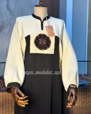 Türkmen fasonlar pombarh fasonlar Fasonlar 2025 fasonlar fason moda modalar Bezen bezen Türkmen fasonlar 2026 Türkmen fasonlar 2025 Türkmen fasonlar 2024 Türkmen fasonlar 2023 turkmenistan türkmenistan turkmen türkmen ashgabat  asgabat aşgabat balkan mary lebap dashoguz dasoguz daşoguz pombarh ponbarhat gulyupek gülýüpek stapel ştapel Gralan Çüýdeşen Abaýa Gadymy Krep Gurultaý 	Keteni Ýüpek Şifon Gipýur Lyon Welwet Atlas Kaşemir Streýç Suzana Ştapel Gülýüpek Pombarh Ýupka Gursakça Aksesuarlar Palto Penjek Okuw eşik Fata Sport eşik Uniforma Nakidka Öýme Şarf kompýuter ýaka ýaglyk Arenda köýnek 2nji el köýnek Taýyn köýnek Matalar Milli lybas milli lybaslar Toý köýnek Toý köýnekler toy koynek toy koynekler gundelik koynekler Gündelik	 
 köýnekler fata koynek Modern taze fason Eskiz koynektm turkmenkoynek türkmenkoynek fason moda moda fasonlar Iş eşik el iş	sada	ýakaly ýakasyz	keşdeli biserli	ýeňli giň nagyşly ýüregi açyk stoýka ýaka ýanly kombinasiýa 	zerli üsti aşak guşakly seçekli gysga ýeňli Toý köýnek el iş  Gara, Ak