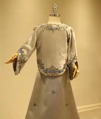 Türkmen fasonlar pombarh fasonlar Fasonlar 2025 fasonlar fason moda modalar Bezen bezen Türkmen fasonlar 2026 Türkmen fasonlar 2025 Türkmen fasonlar 2024 Türkmen fasonlar 2023 turkmenistan türkmenistan turkmen türkmen ashgabat  asgabat aşgabat balkan mary lebap dashoguz dasoguz daşoguz pombarh ponbarhat gulyupek gülýüpek stapel ştapel Gralan Çüýdeşen Abaýa Gadymy Krep Gurultaý 	Keteni Ýüpek Şifon Gipýur Lyon Welwet Atlas Kaşemir Streýç Suzana Ştapel Gülýüpek Pombarh Ýupka Gursakça Aksesuarlar Palto Penjek Okuw eşik Fata Sport eşik Uniforma Nakidka Öýme Şarf kompýuter ýaka ýaglyk Arenda köýnek 2nji el köýnek Taýyn köýnek Matalar Milli lybas milli lybaslar Toý köýnek Toý köýnekler toy koynek toy koynekler gundelik koynekler Gündelik	 
 köýnekler fata koynek Modern taze fason Eskiz koynektm turkmenkoynek türkmenkoynek fason moda moda fasonlar Iş eşik el iş	sada	ýakaly ýakasyz	keşdeli biserli	ýeňli giň nagyşly ýüregi açyk stoýka ýaka ýanly kombinasiýa 	zerli üsti aşak guşakly seçekli gysga ýeňli 