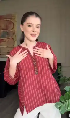 Türkmen fasonlar pombarh fasonlar Fasonlar 2025 fasonlar fason moda modalar Bezen bezen Türkmen fasonlar 2026 Türkmen fasonlar 2025 Türkmen fasonlar 2024 Türkmen fasonlar 2023 turkmenistan türkmenistan turkmen türkmen ashgabat  asgabat aşgabat balkan mary lebap dashoguz dasoguz daşoguz pombarh ponbarhat gulyupek gülýüpek stapel ştapel Gralan Çüýdeşen Abaýa Gadymy Krep Gurultaý 	Keteni Ýüpek Şifon Gipýur Lyon Welwet Atlas Kaşemir Streýç Suzana Ştapel Gülýüpek Pombarh Ýupka Gursakça Aksesuarlar Palto Penjek Okuw eşik Fata Sport eşik Uniforma Nakidka Öýme Şarf kompýuter ýaka ýaglyk Arenda köýnek 2nji el köýnek Taýyn köýnek Matalar Milli lybas milli lybaslar Toý köýnek Toý köýnekler toy koynek toy koynekler gundelik koynekler Gündelik	 
 köýnekler fata koynek Modern taze fason Eskiz koynektm turkmenkoynek türkmenkoynek fason moda moda fasonlar Iş eşik el iş	sada	ýakaly ýakasyz	keşdeli biserli	ýeňli giň nagyşly ýüregi açyk stoýka ýaka ýanly kombinasiýa 	zerli üsti aşak guşakly seçekli gysga ýeňli Keteni Modern, Milli lybas ýakaly, ýeňli, giň, üsti aşak 17-25, 26-35 Ak, Gyzyl yaz, tomus, guyz