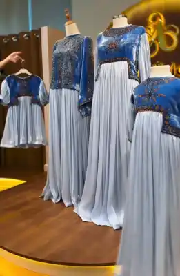 Türkmen fasonlar pombarh fasonlar Fasonlar 2025 fasonlar fason moda modalar Bezen bezen Türkmen fasonlar 2026 Türkmen fasonlar 2025 Türkmen fasonlar 2024 Türkmen fasonlar 2023 turkmenistan türkmenistan turkmen türkmen ashgabat  asgabat aşgabat balkan mary lebap dashoguz dasoguz daşoguz pombarh ponbarhat gulyupek gülýüpek stapel ştapel Gralan Çüýdeşen Abaýa Gadymy Krep Gurultaý 	Keteni Ýüpek Şifon Gipýur Lyon Welwet Atlas Kaşemir Streýç Suzana Ştapel Gülýüpek Pombarh Ýupka Gursakça Aksesuarlar Palto Penjek Okuw eşik Fata Sport eşik Uniforma Nakidka Öýme Şarf kompýuter ýaka ýaglyk Arenda köýnek 2nji el köýnek Taýyn köýnek Matalar Milli lybas milli lybaslar Toý köýnek Toý köýnekler toy koynek toy koynekler gundelik koynekler Gündelik	 
 köýnekler fata koynek Modern taze fason Eskiz koynektm turkmenkoynek türkmenkoynek fason moda moda fasonlar Iş eşik el iş	sada	ýakaly ýakasyz	keşdeli biserli	ýeňli giň nagyşly ýüregi açyk stoýka ýaka ýanly kombinasiýa 	zerli üsti aşak guşakly seçekli gysga ýeňli Şifon, Panbarhat (Pombarh) Toý köýnek el iş, ýakasyz, ýeňli, giň, kombinasiýa, nagyşly -12, 12-16, 17-25, 26-35 Ak, Goýy-gök yaz, tomus, guyz