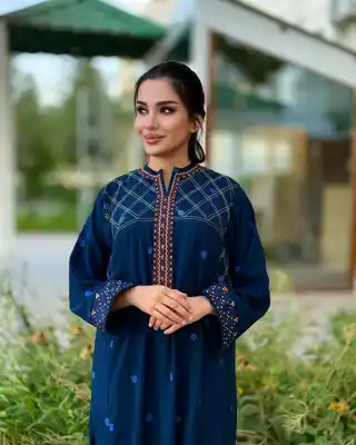 Türkmen fasonlar pombarh fasonlar Fasonlar 2025 fasonlar fason moda modalar Bezen bezen Türkmen fasonlar 2026 Türkmen fasonlar 2025 Türkmen fasonlar 2024 Türkmen fasonlar 2023 turkmenistan türkmenistan turkmen türkmen ashgabat  asgabat aşgabat balkan mary lebap dashoguz dasoguz daşoguz pombarh ponbarhat gulyupek gülýüpek stapel ştapel Gralan Çüýdeşen Abaýa Gadymy Krep Gurultaý 	Keteni Ýüpek Şifon Gipýur Lyon Welwet Atlas Kaşemir Streýç Suzana Ştapel Gülýüpek Pombarh Ýupka Gursakça Aksesuarlar Palto Penjek Okuw eşik Fata Sport eşik Uniforma Nakidka Öýme Şarf kompýuter ýaka ýaglyk Arenda köýnek 2nji el köýnek Taýyn köýnek Matalar Milli lybas milli lybaslar Toý köýnek Toý köýnekler toy koynek toy koynekler gundelik koynekler Gündelik	 
 köýnekler fata koynek Modern taze fason Eskiz koynektm turkmenkoynek türkmenkoynek fason moda moda fasonlar Iş eşik el iş	sada	ýakaly ýakasyz	keşdeli biserli	ýeňli giň nagyşly ýüregi açyk stoýka ýaka ýanly kombinasiýa 	zerli üsti aşak guşakly seçekli gysga ýeňli Ştapel Gündelik ýakaly, ýeňli, giň 17-25, 26-35 Goýy-gök yaz, tomus, guyz