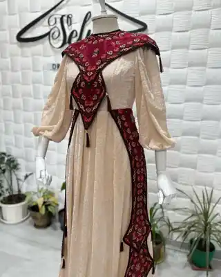 Türkmen fasonlar pombarh fasonlar Fasonlar 2025 fasonlar fason moda modalar Bezen bezen Türkmen fasonlar 2026 Türkmen fasonlar 2025 Türkmen fasonlar 2024 Türkmen fasonlar 2023 turkmenistan türkmenistan turkmen türkmen ashgabat  asgabat aşgabat balkan mary lebap dashoguz dasoguz daşoguz pombarh ponbarhat gulyupek gülýüpek stapel ştapel Gralan Çüýdeşen Abaýa Gadymy Krep Gurultaý 	Keteni Ýüpek Şifon Gipýur Lyon Welwet Atlas Kaşemir Streýç Suzana Ştapel Gülýüpek Pombarh Ýupka Gursakça Aksesuarlar Palto Penjek Okuw eşik Fata Sport eşik Uniforma Nakidka Öýme Şarf kompýuter ýaka ýaglyk Arenda köýnek 2nji el köýnek Taýyn köýnek Matalar Milli lybas milli lybaslar Toý köýnek Toý köýnekler toy koynek toy koynekler gundelik koynekler Gündelik	 
 köýnekler fata koynek Modern taze fason Eskiz koynektm turkmenkoynek türkmenkoynek fason moda moda fasonlar Iş eşik el iş	sada	ýakaly ýakasyz	keşdeli biserli	ýeňli giň nagyşly ýüregi açyk stoýka ýaka ýanly kombinasiýa 	zerli üsti aşak guşakly seçekli gysga ýeňli Toý köýnek el iş, sada  Bežewyý, Goýy-gyzyl