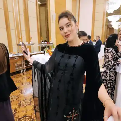 Türkmen fasonlar pombarh fasonlar Fasonlar 2025 fasonlar fason moda modalar Bezen bezen Türkmen fasonlar 2026 Türkmen fasonlar 2025 Türkmen fasonlar 2024 Türkmen fasonlar 2023 turkmenistan türkmenistan turkmen türkmen ashgabat  asgabat aşgabat balkan mary lebap dashoguz dasoguz daşoguz pombarh ponbarhat gulyupek gülýüpek stapel ştapel Gralan Çüýdeşen Abaýa Gadymy Krep Gurultaý 	Keteni Ýüpek Şifon Gipýur Lyon Welwet Atlas Kaşemir Streýç Suzana Ştapel Gülýüpek Pombarh Ýupka Gursakça Aksesuarlar Palto Penjek Okuw eşik Fata Sport eşik Uniforma Nakidka Öýme Şarf kompýuter ýaka ýaglyk Arenda köýnek 2nji el köýnek Taýyn köýnek Matalar Milli lybas milli lybaslar Toý köýnek Toý köýnekler toy koynek toy koynekler gundelik koynekler Gündelik	 
 köýnekler fata koynek Modern taze fason Eskiz koynektm turkmenkoynek türkmenkoynek fason moda moda fasonlar Iş eşik el iş	sada	ýakaly ýakasyz	keşdeli biserli	ýeňli giň nagyşly ýüregi açyk stoýka ýaka ýanly kombinasiýa 	zerli üsti aşak guşakly seçekli gysga ýeňli Şifon, Panbarhat (Pombarh) Toý köýnek el iş, sada, ýakasyz, gysga ýeňli, giň, kombinasiýa 17-25, 26-35 Gara yaz, tomus, guyz