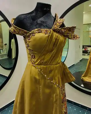 Türkmen fasonlar pombarh fasonlar Fasonlar 2025 fasonlar fason moda modalar Bezen bezen Türkmen fasonlar 2026 Türkmen fasonlar 2025 Türkmen fasonlar 2024 Türkmen fasonlar 2023 turkmenistan türkmenistan turkmen türkmen ashgabat  asgabat aşgabat balkan mary lebap dashoguz dasoguz daşoguz pombarh ponbarhat gulyupek gülýüpek stapel ştapel Gralan Çüýdeşen Abaýa Gadymy Krep Gurultaý 	Keteni Ýüpek Şifon Gipýur Lyon Welwet Atlas Kaşemir Streýç Suzana Ştapel Gülýüpek Pombarh Ýupka Gursakça Aksesuarlar Palto Penjek Okuw eşik Fata Sport eşik Uniforma Nakidka Öýme Şarf kompýuter ýaka ýaglyk Arenda köýnek 2nji el köýnek Taýyn köýnek Matalar Milli lybas milli lybaslar Toý köýnek Toý köýnekler toy koynek toy koynekler gundelik koynekler Gündelik	 
 köýnekler fata koynek Modern taze fason Eskiz koynektm turkmenkoynek türkmenkoynek fason moda moda fasonlar Iş eşik el iş	sada	ýakaly ýakasyz	keşdeli biserli	ýeňli giň nagyşly ýüregi açyk stoýka ýaka ýanly kombinasiýa 	zerli üsti aşak guşakly seçekli gysga ýeňli Toý köýnek ýakasyz, biserli, ýüregi açyk, gysga ýeňli, giň, nagyşly 17-25, 26-35 Altyn yaz, tomus, guyz