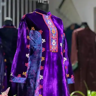 Türkmen fasonlar pombarh fasonlar Fasonlar 2025 fasonlar fason moda modalar Bezen bezen Türkmen fasonlar 2026 Türkmen fasonlar 2025 Türkmen fasonlar 2024 Türkmen fasonlar 2023 turkmenistan türkmenistan turkmen türkmen ashgabat  asgabat aşgabat balkan mary lebap dashoguz dasoguz daşoguz pombarh ponbarhat gulyupek gülýüpek stapel ştapel Gralan Çüýdeşen Abaýa Gadymy Krep Gurultaý 	Keteni Ýüpek Şifon Gipýur Lyon Welwet Atlas Kaşemir Streýç Suzana Ştapel Gülýüpek Pombarh Ýupka Gursakça Aksesuarlar Palto Penjek Okuw eşik Fata Sport eşik Uniforma Nakidka Öýme Şarf kompýuter ýaka ýaglyk Arenda köýnek 2nji el köýnek Taýyn köýnek Matalar Milli lybas milli lybaslar Toý köýnek Toý köýnekler toy koynek toy koynekler gundelik koynekler Gündelik	 
 köýnekler fata koynek Modern taze fason Eskiz koynektm turkmenkoynek türkmenkoynek fason moda moda fasonlar Iş eşik el iş	sada	ýakaly ýakasyz	keşdeli biserli	ýeňli giň nagyşly ýüregi açyk stoýka ýaka ýanly kombinasiýa 	zerli üsti aşak guşakly seçekli gysga ýeňli Gülýüpek, Panbarhat (Pombarh) Toý köýnek, Gündelik el iş  Gülgüne, Goýy-gök