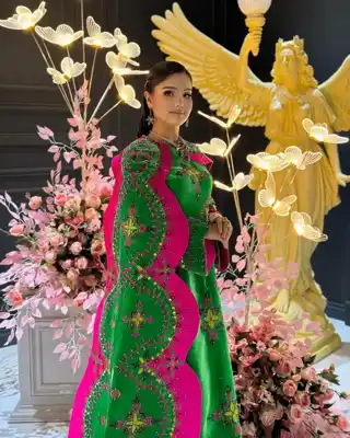 Türkmen fasonlar pombarh fasonlar Fasonlar 2025 fasonlar fason moda modalar Bezen bezen Türkmen fasonlar 2026 Türkmen fasonlar 2025 Türkmen fasonlar 2024 Türkmen fasonlar 2023 turkmenistan türkmenistan turkmen türkmen ashgabat  asgabat aşgabat balkan mary lebap dashoguz dasoguz daşoguz pombarh ponbarhat gulyupek gülýüpek stapel ştapel Gralan Çüýdeşen Abaýa Gadymy Krep Gurultaý 	Keteni Ýüpek Şifon Gipýur Lyon Welwet Atlas Kaşemir Streýç Suzana Ştapel Gülýüpek Pombarh Ýupka Gursakça Aksesuarlar Palto Penjek Okuw eşik Fata Sport eşik Uniforma Nakidka Öýme Şarf kompýuter ýaka ýaglyk Arenda köýnek 2nji el köýnek Taýyn köýnek Matalar Milli lybas milli lybaslar Toý köýnek Toý köýnekler toy koynek toy koynekler gundelik koynekler Gündelik	 
 köýnekler fata koynek Modern taze fason Eskiz koynektm turkmenkoynek türkmenkoynek fason moda moda fasonlar Iş eşik el iş	sada	ýakaly ýakasyz	keşdeli biserli	ýeňli giň nagyşly ýüregi açyk stoýka ýaka ýanly kombinasiýa 	zerli üsti aşak guşakly seçekli gysga ýeňli Toý köýnek el iş  Ýaşyl, Gülgüne