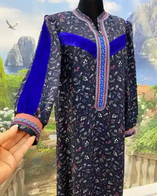 Türkmen fasonlar pombarh fasonlar Fasonlar 2025 fasonlar fason moda modalar Bezen bezen Türkmen fasonlar 2026 Türkmen fasonlar 2025 Türkmen fasonlar 2024 Türkmen fasonlar 2023 turkmenistan türkmenistan turkmen türkmen ashgabat  asgabat aşgabat balkan mary lebap dashoguz dasoguz daşoguz pombarh ponbarhat gulyupek gülýüpek stapel ştapel Gralan Çüýdeşen Abaýa Gadymy Krep Gurultaý 	Keteni Ýüpek Şifon Gipýur Lyon Welwet Atlas Kaşemir Streýç Suzana Ştapel Gülýüpek Pombarh Ýupka Gursakça Aksesuarlar Palto Penjek Okuw eşik Fata Sport eşik Uniforma Nakidka Öýme Şarf kompýuter ýaka ýaglyk Arenda köýnek 2nji el köýnek Taýyn köýnek Matalar Milli lybas milli lybaslar Toý köýnek Toý köýnekler toy koynek toy koynekler gundelik koynekler Gündelik	 
 köýnekler fata koynek Modern taze fason Eskiz koynektm turkmenkoynek türkmenkoynek fason moda moda fasonlar Iş eşik el iş	sada	ýakaly ýakasyz	keşdeli biserli	ýeňli giň nagyşly ýüregi açyk stoýka ýaka ýanly kombinasiýa 	zerli üsti aşak guşakly seçekli gysga ýeňli Ştapel Gündelik el iş  Gara, Goýy-gök  Taýyn köýnek